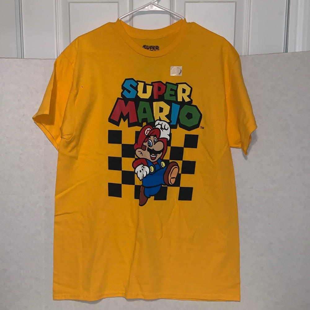 Super Mario shirt, 100% cotton, size Large.